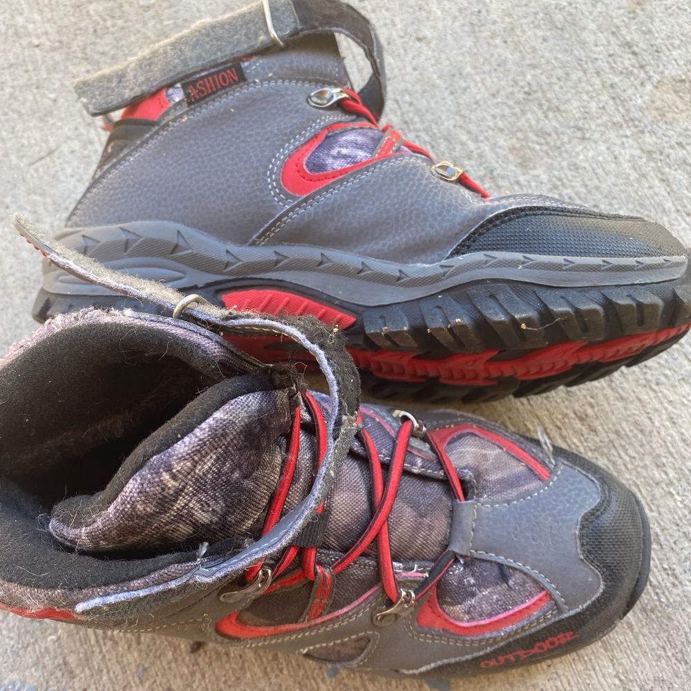 Boys boots